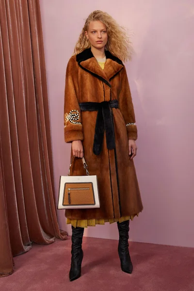 Look 11